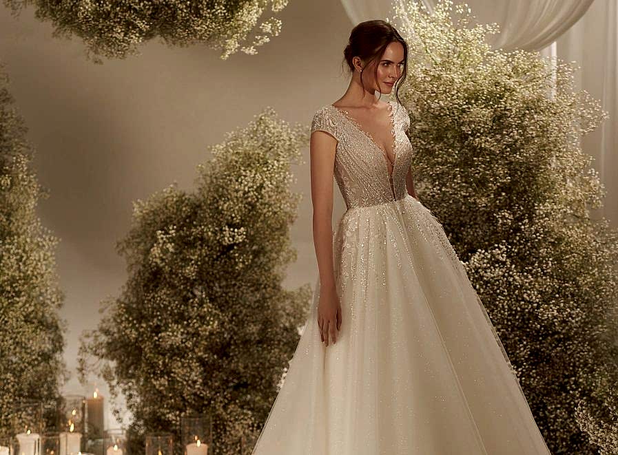 Esmee Bridal 2025, нови сватбени рокли, нови булчински рокли, нова колекция, сватбена рокля, булчинска рокля, булчински рокли, сватбени рокли, булчински рокли с ръкави, булченски рокли, булчински рокли с дантела, булчински рокли с гол гръб, обемни булчински рокли, булчински рокли принцеса, цветни булчински рокли, евтини булчински рокли, бели булчински рокли, булчински рокли 2020, сватбени рокли 2020, колекции 2020, сватбени рокли софия, булчински рокли софия, сватбени рокли цени, булчински рокли цени, best friday sale, trunk show, нова колекция, колекции 2025