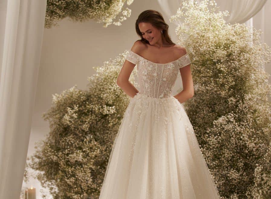 Esmee Bridal 2025, нови сватбени рокли, нови булчински рокли, нова колекция, сватбена рокля, булчинска рокля, булчински рокли, сватбени рокли, булчински рокли с ръкави, булченски рокли, булчински рокли с дантела, булчински рокли с гол гръб, обемни булчински рокли, булчински рокли принцеса, цветни булчински рокли, евтини булчински рокли, бели булчински рокли, булчински рокли 2020, сватбени рокли 2020, колекции 2020, сватбени рокли софия, булчински рокли софия, сватбени рокли цени, булчински рокли цени, best friday sale, trunk show, нова колекция, колекции 2025